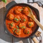 Hühnerfleischbällchen_mit_Tomatensauce